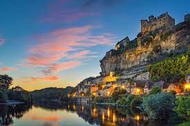 Two negotiators are also on site, the gendarmerie said. Die 10 Schonsten Orte Der Dordogne Frankreich Webazine De
