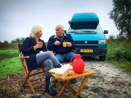 Hun televisiedebuut als duo vond plaats op 8 januari 2020. Evert Ten Napel Apetrots Op Dochter Carrie Zij Heeft Het Gewoon Show Ad Nl
