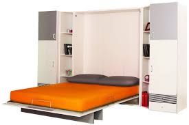 Dekor Panosundaki Pin