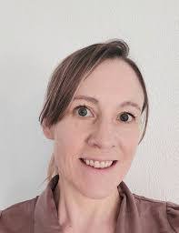 Aimee Janzen's Instagram, Twitter & Facebook