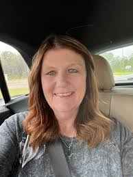 Stephanie Mefford's Instagram, Twitter & Facebook