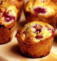 Muffins Aux Framboises Et Au Chocolat Blanc Recettes De Cuisine Odelices Recette Recette Dessert Muffin Framboise Recette