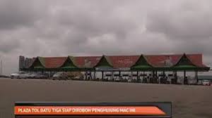 Following the deaths of two motorists on monday at the inactive batu tiga toll plaza, malaysians and politicians have urged the government to fully demolish the toll plaza fearing that the same incident might happen again. Plaza Tol Batu Tiga Siap Diroboh Penghujung Mac Ini Youtube