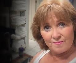 Hilarante tutorial para doblar una sábana de cajón