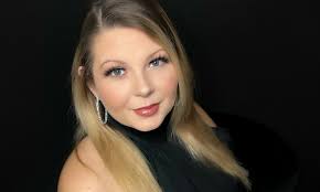 Meet Mandy Davenport