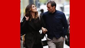 «io vivo a brescia con i miei figli, leonardo (13) e jolanda (16), lui invece tra torino, livorno e milano », racconta la presentatrice durante « l'intervista » di maurizio costanzo. Ambra Angiolini E Massimiliano Allegri Presto Genitori Donne Magazine