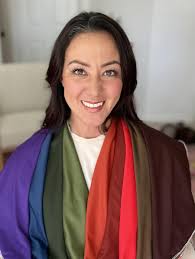 🍂 Happy first day of autumn! 🍂 Looking back at these autumn color  analysis photos reminds me just how special this season is. Autumns share  that rich, warmth that feels so classic