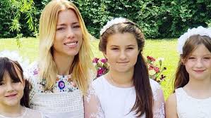 Hace algunos días estuvo envuelta en una polémica tras lucir botas de cuero luego de manifestarse en contra del. Nicole Neumann Y Fabian Cubero Juntos Por La Salud De Una De Sus Hijas Estuvieron Los Dos En La Operacion Diarioshow El Portal De Espectaculo