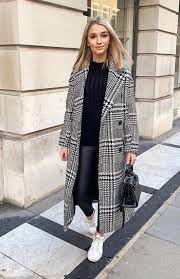 26 Stylish Ideas To Wear White Sneakers With Your Outfits Sneaker Outfits Women White Sneakers Women Fashion Clothes Women