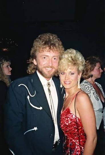 Keith Whitley's Last Love Note To Lorrie Morgan Will Surely Bring You To Tears