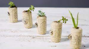 Bellow you can see upcycling wine cork christmas crafts in many diversity. Wine Cork Crafts For Kids Parents