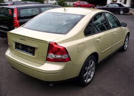 The volvo s40 is a series of compact and subcompact executive automobiles marketed and produced by the swedish manufacturer volvo cars from 1995 to 2012. File Volvo S40 T5 Vorfacelift Heck Jpg Wikipedia