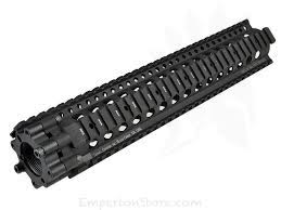 The daniel defense ar15 lite rail 7.0 is the lightest free float rail system to use a steel barrel nut. Daniel Defense Licensed 7 62 Lite Rail 12 0 Madbull