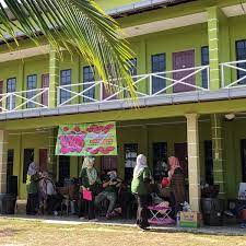 Chalet ini yang beralamat di km 52, kampung balik bukit, kuala linggi, 78200, kuala sungai baru. Borabora Chalet Resort