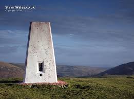 Marks highest point, for navigation.