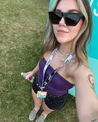 Sarah Betts's Instagram, Twitter & Facebook