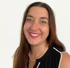 Leslie Mae's Instagram, Twitter & Facebook