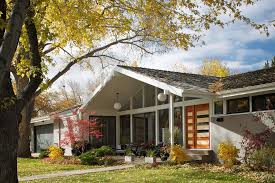 By 1740, such houses had been built throughout most of new england, and also on new york's long island. What Makes The Rambler House Style Great And What Defines It