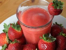 Jus De Fruit Aux Fraises Au Thermomix Voici Une Delicieuse Recette De Boisson Rafraichissante De Jus De Fruit Aux F Slushie Recipe Slushies Strawberry Slushie