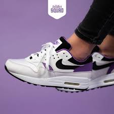 Release Ein De Lijk Heb Jij Ze Al Er Is Eindelijk Weer Een Air Max 1 En Wat Voor Een De Dna Ch 1 Purple Punch In 2020 Air Max Nike Air Max Air