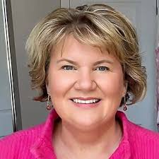 Top 10 Amazon Fashion Influencers Over 50 in 2025