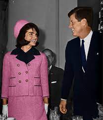 Jackie kennedy's signature pillbox hat and matching pink suit, a replica of a chanel style, became a symbol of mourning after the assassination of her husband, president john f. What Is Classic Style Jackie Kennedy Jacqueline Kennedy Style Jackie Kennedy Style