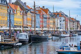 Danmark, pronounced ˈtænmɑk (listen)), officially the kingdom of denmark, is a nordic country in northern europe. Ce PoÈ›i Vedea Intr O Zi In Copenhaga Cavaleria Ro