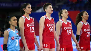 Türkiye voleybol federasyonu, bu yıl oldukça yoğun bir dönem geçirecek a milli kadın voleybol takımı'nın aday kadrosunu duyurdu. Cin 3 Turkiye 0 A Milli Kadin Voleybol Takimi