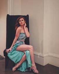Mollie graduated from alra in 2019 and, only a few months later, played regular character nina lucas in itv's coronation street from 11th november 2019 onwards. Molly Gallagher S Feet Wikifeet