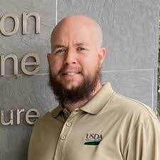 Kelly Loftin's Instagram, Twitter & Facebook