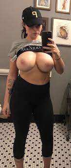 Do you like married women that love showing off their naked body in public?  : rNudes