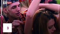 Achille lauro è più scatenato che mai e, dopo essere diventato una barbie per il lancio dell'album 1990, ha presentato il suo nuovo singolo. Achille Lauro Il Testo Del Nuovo Singolo Maleducata