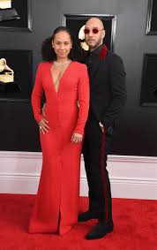 See all 5 of host alicia keys' fierce fashion looks. All Grammys 2019 Red Carpet Celebrity Dresses Looks