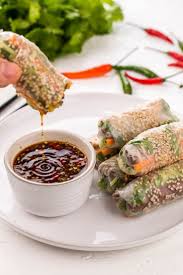 Vietnamesische Fruhlingsrollen Mit Vegetarischer Note Mit Gerauchertem Tofu Gesundheit Fitness Rezepte Fruhlingsrollen Vietnamesische Fruhlingsrollen