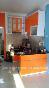 Gambar diatas merupakan gambar dengan judul desain dapur minimalis 2x2 warna orange yang diupload oleh putri ayu sumekar dengan kategori postingan dapur. Dapur Minimalis Orange