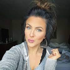 Keri Hyde's Instagram, Twitter & Facebook