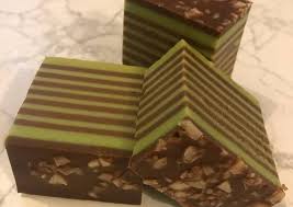 Nah, karena terbuat dari bahan yang berbeda, kandungan nutrisi dalam satu cangkir tepung beras menyimpan setidaknya 578 kalori. Tutorial Memasak Balapis Coklat Pandan Manado Yang Sempurna