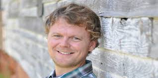 Savannah singer Chuck Courtenay pushes for the big time