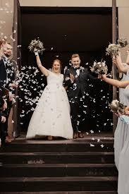 Get your team aligned with all the tools you need on one secure, reliable video platform. Regenhochzeit Alte Schlossfabrik Aline Egerding Fotografie