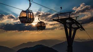 Am sonntagmittag stürzte eine gondel der rotenfluebahn 20 meter in die tiefe. Schweiz Seilbahn Unfall Forderte Todesopfer Kurier At