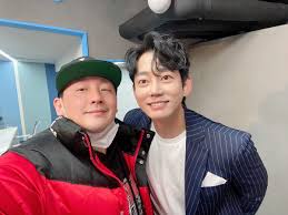 그의 아버지는 국내 1세대 재즈 피아니스트인 허병찬이다. í˜„ì§„ì˜goì§„ì˜go Hashtag On Twitter