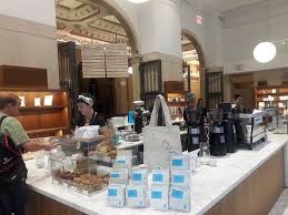 At the time, there literally was not a place in san francisco one could go to get a bag of coffee with a roast date stamped on the back, he says. Blue Bottle Cafe San Francisco 115 Sansome St Financial District Restaurant Bewertungen Fotos Tripadvisor