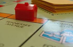 Monopoly cajero loco es una versión del juego momnopoly junior que incluye una máquina loca que expulsa el dinero. Descripcion Y Reglas Del Juego El Monopolio