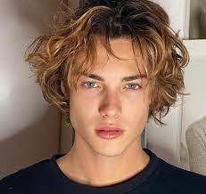 Hairstyles for hair pullers / how to style your hair if you suffer from hair pulling the skincare edit / curly hair might occasionally feel like a tangled curse you didn't ask for, don't deserve and definitely don't have time to fix, but there are real advantages to a head of curls. What Is The Eboy Haircut Called