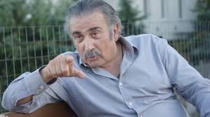 Στο νοσοκομειο μετα το εμβολιο του κορονοιου. Lakhs Lazopoylos To Xioymoristiko Video Toy Sta Larisaika Poy Protrepei Toys Larisaioys Na Meinoyn Spiti Zinapost Gr