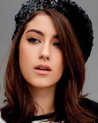 هازال كايا تعود بمسلسل جديد مأخوذ عن مسلسل أمريكي هكذا عقبت بطلة النسخة الأصلية عليه Turkish Beauty Beautiful Kaya