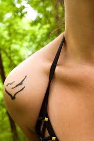 Woman Shoulder Minimal Bird Tattoo Dovme Mini Tattoos Dovme Tasarimlari