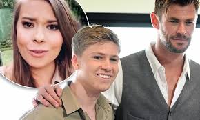 Robert irwin was born in 1946. Robert Irwin Leaning On Chris Hemsworth To Mentor Him For A Career On The Big Screen Daily Mail Online