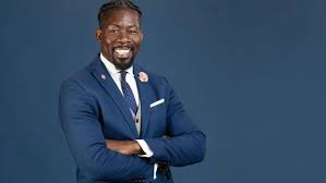 Gov. Reynolds calls arrest of Des Moines superintendent 'shocking'