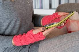 Ich wollte diese anleitung für die strickmaschine und nicht für handstricken. Handstulpen Mit Strukturmuster Stricken Und Hakeln